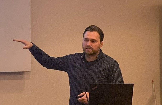 The speaker's profile picture